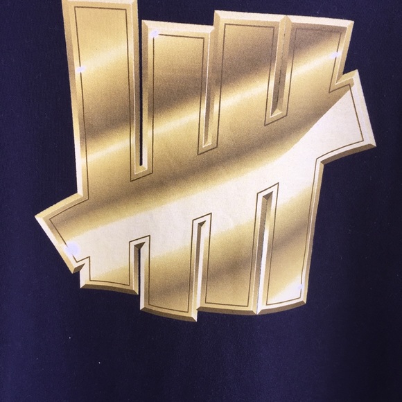 COPY - 💥Undefeated Gold strikes t-shirt💥 - Picture 5 of 6